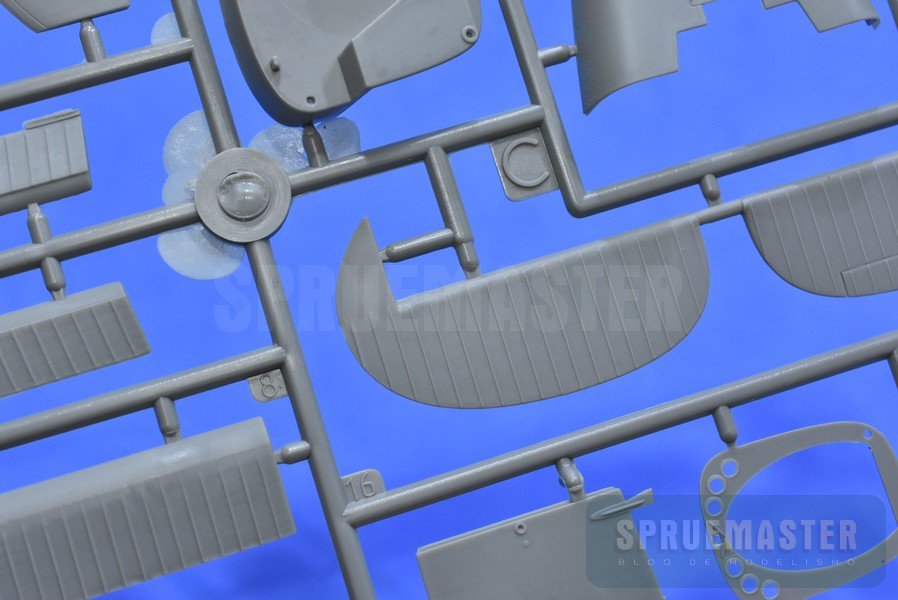 Kit Maquette Avion L-19/O-1 Bird Dog Asian Service 1/32 - Marque Roden, échelle 1/32, Thème Militaire