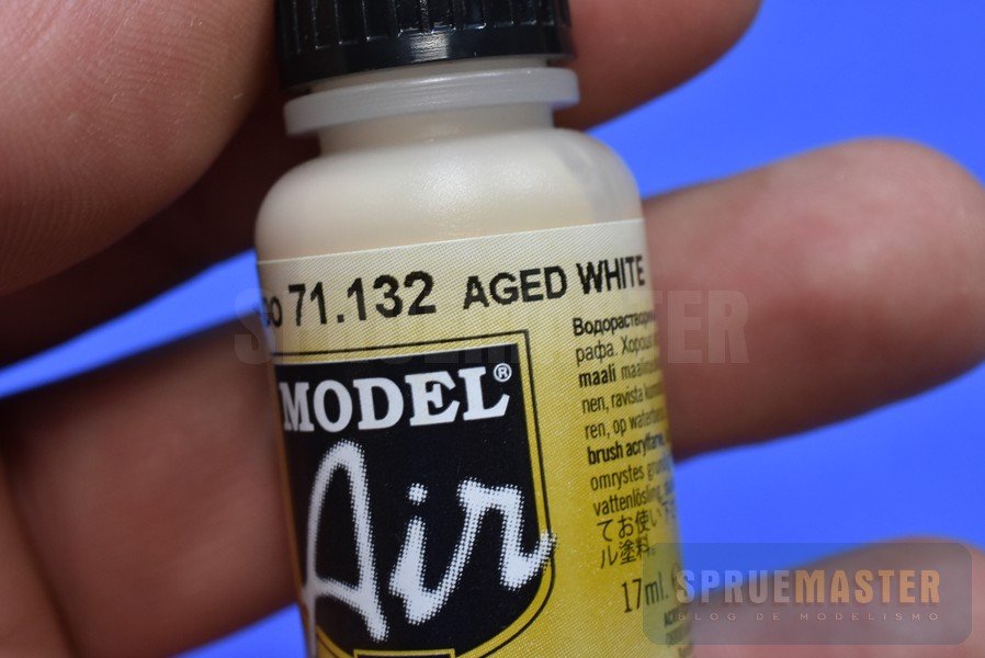 Vallejo Model Air 71.132 – Off White 17ml, Acrylic Paint For Models